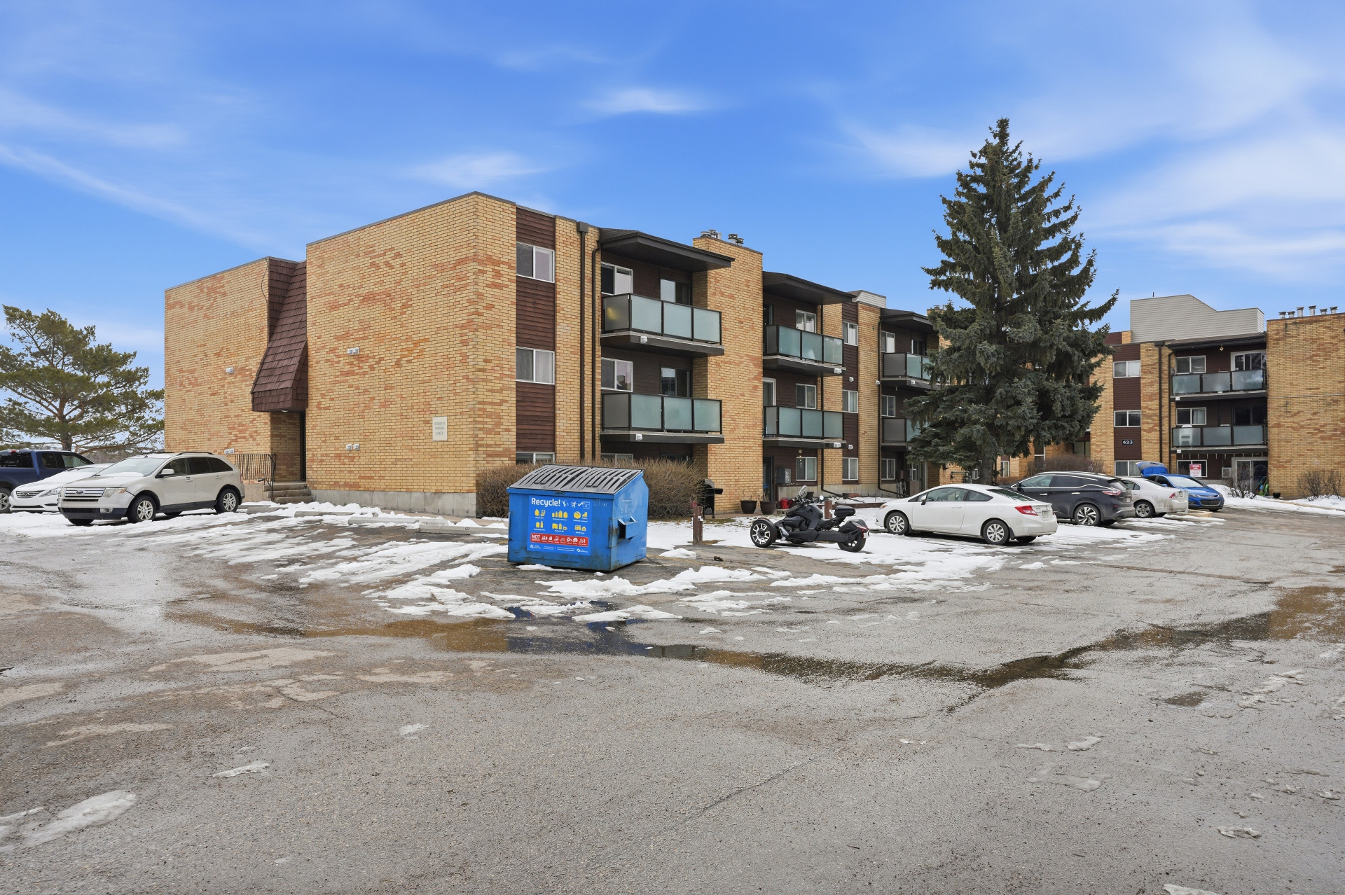 萨斯卡通河东顶层边户公寓出售——419 Tait Court #307——林与唐地产 - 2